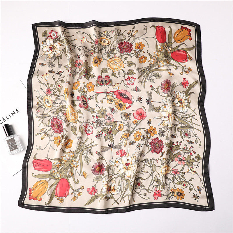 00124.13 Silk Square-Flowers