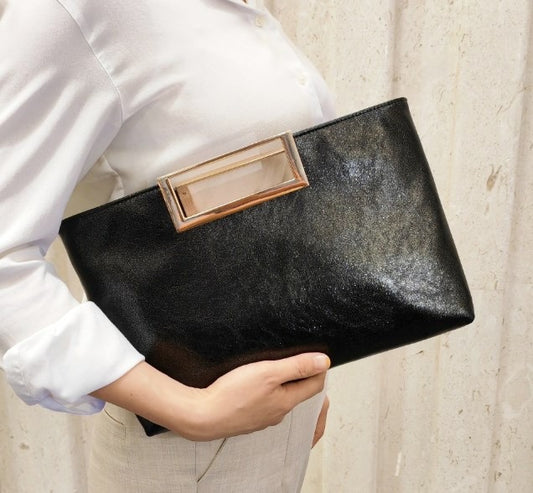 90158 The Brief Clutch