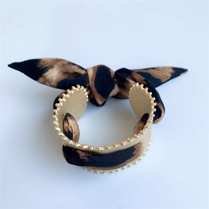 80240 Tie Cuff