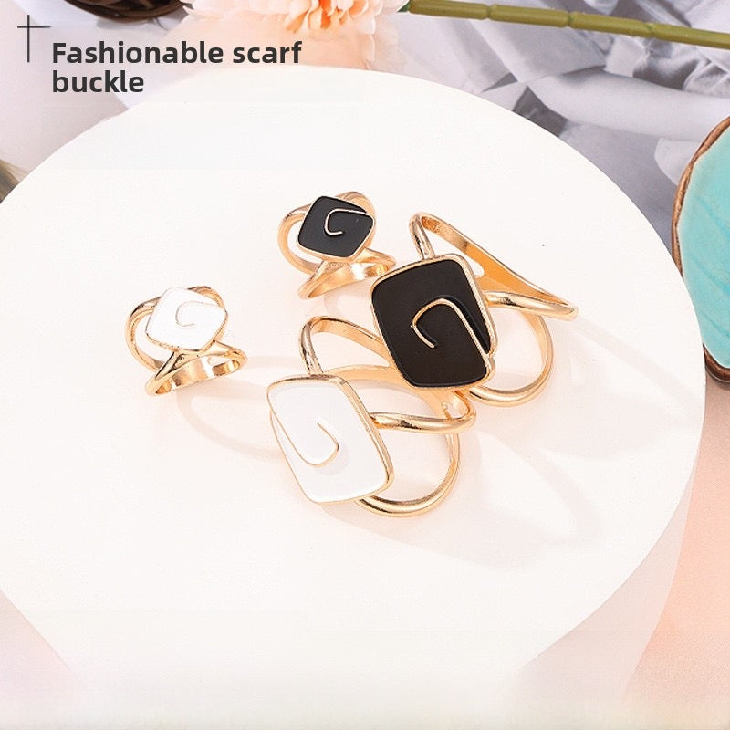 00024.6 Square Scarf Ring