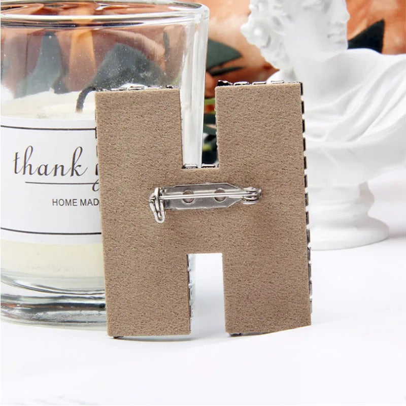 00101.8 Monogram Pin