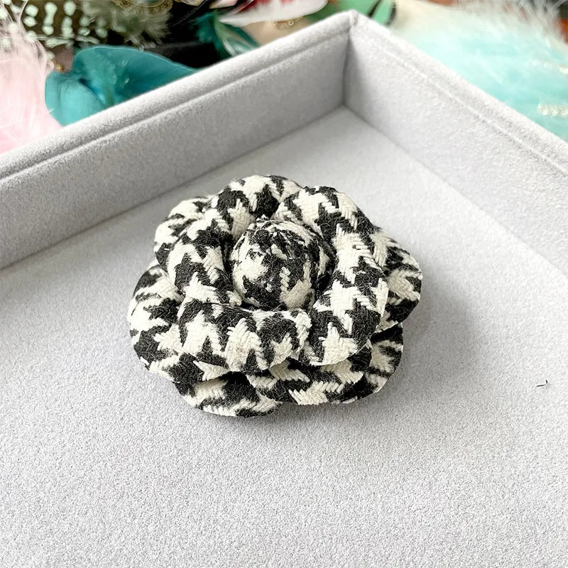 00251 Tweed Flower Brooch