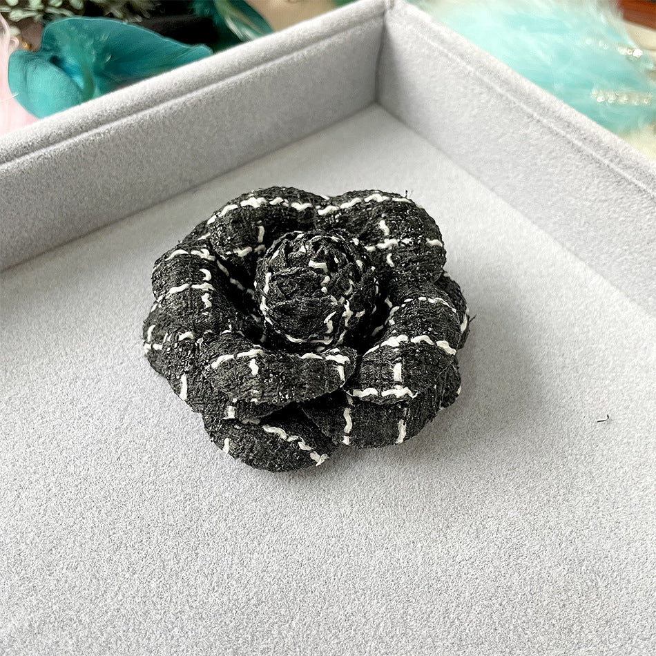 00251 Tweed Flower Brooch