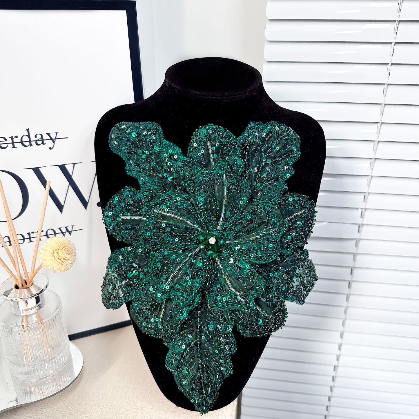 00351 Sequin Applique