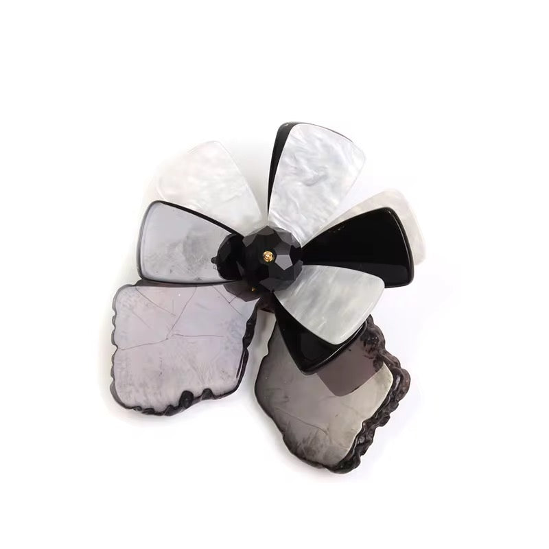 00335 Ari Spinner Pin