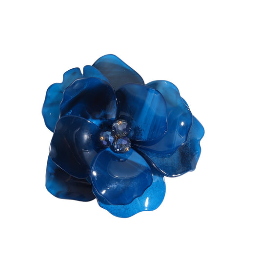 00391 Ari Camellia Pin