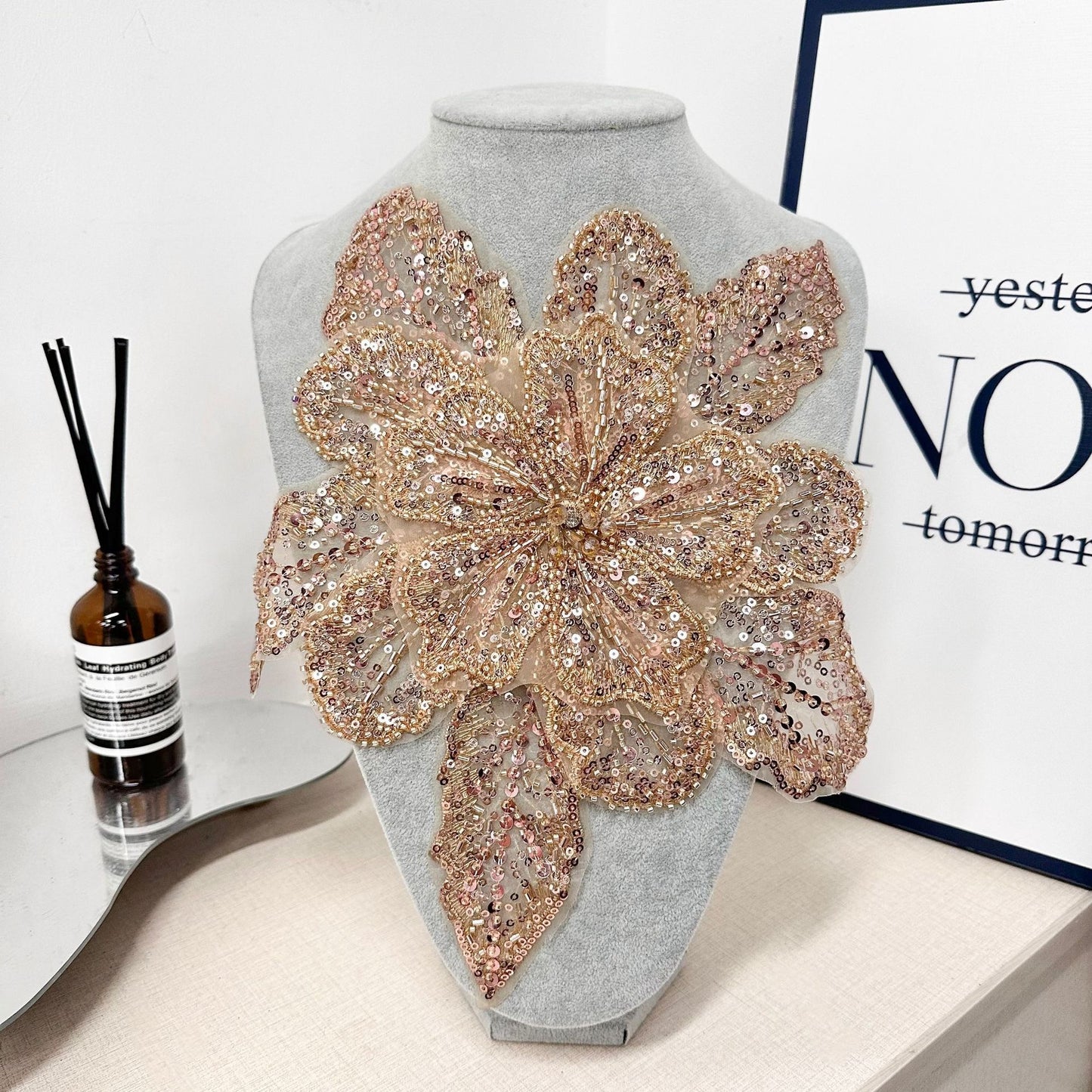 00351 Sequin Applique