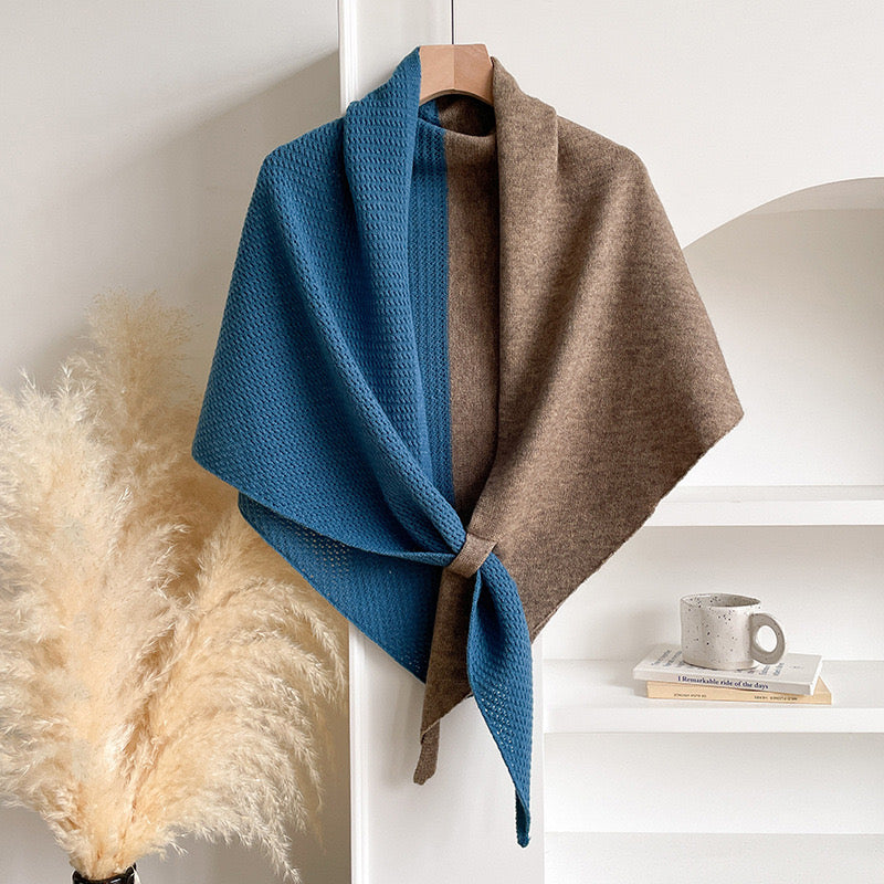 70538 Hugger Shawl