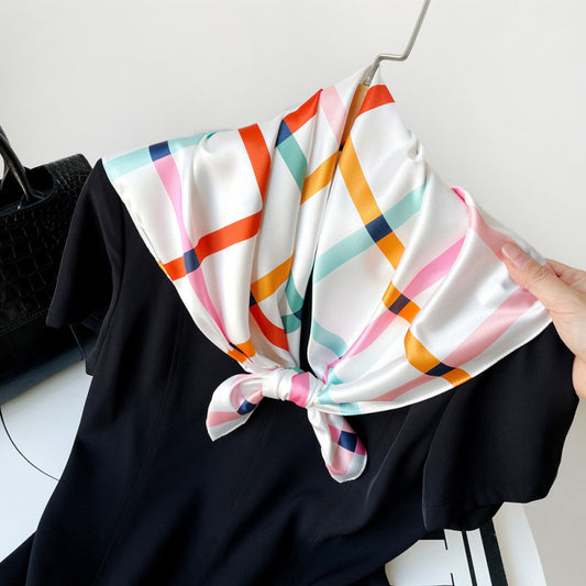 00124.7 Silk Square - Lines