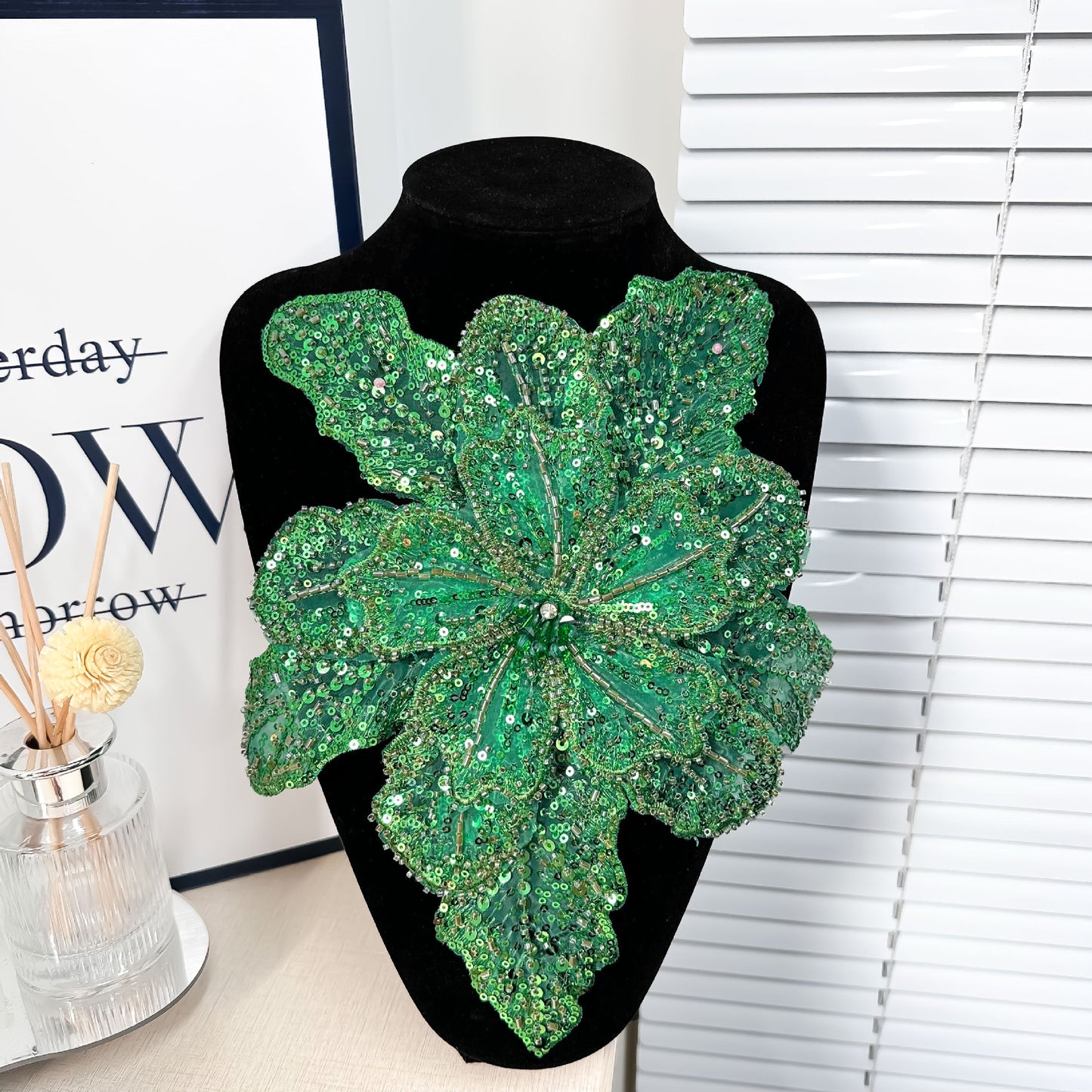 00351 Sequin Applique