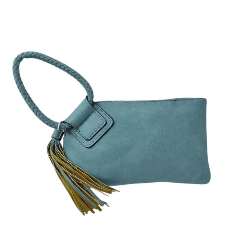 90057 The O Wristlet Clutch