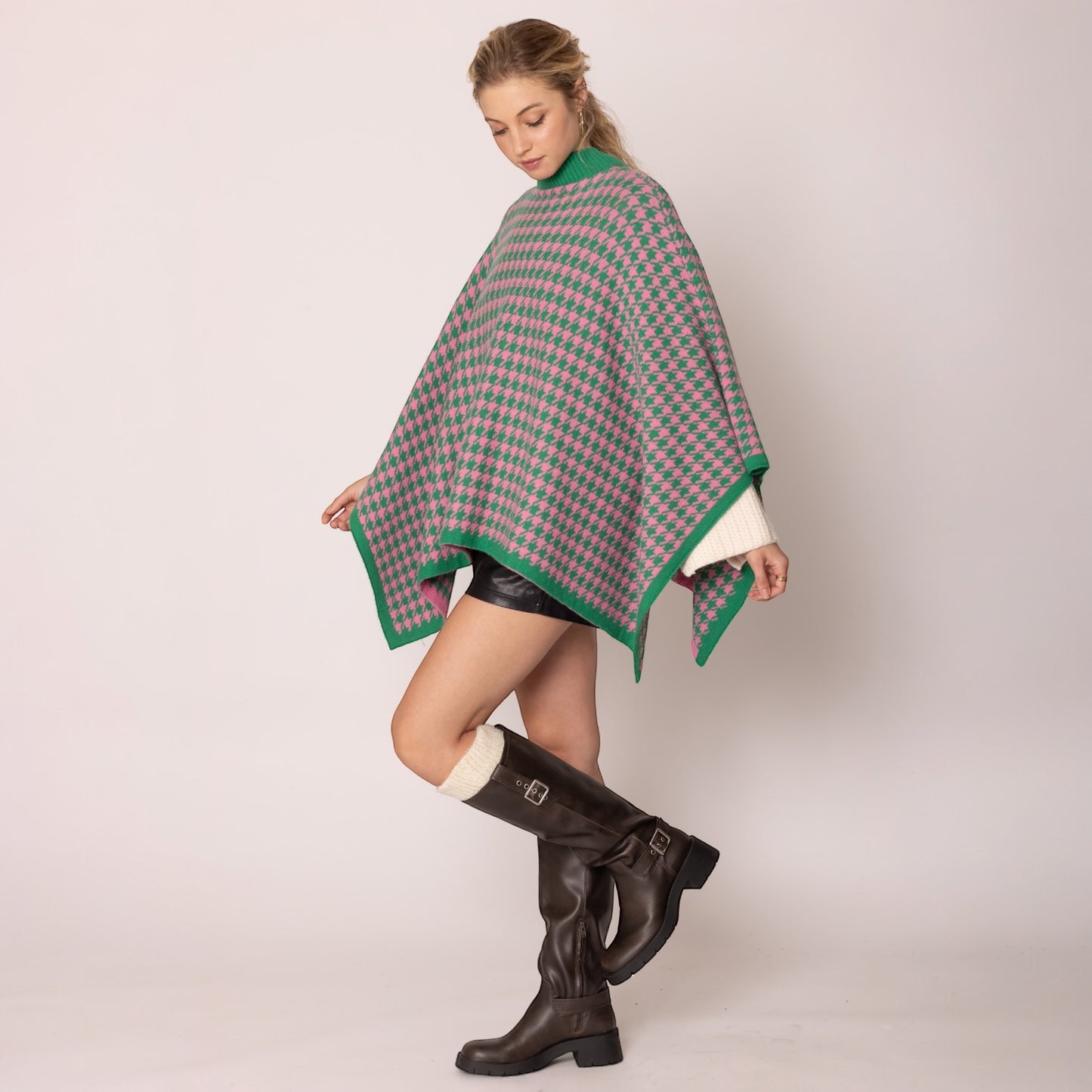 70066 Martina Poncho