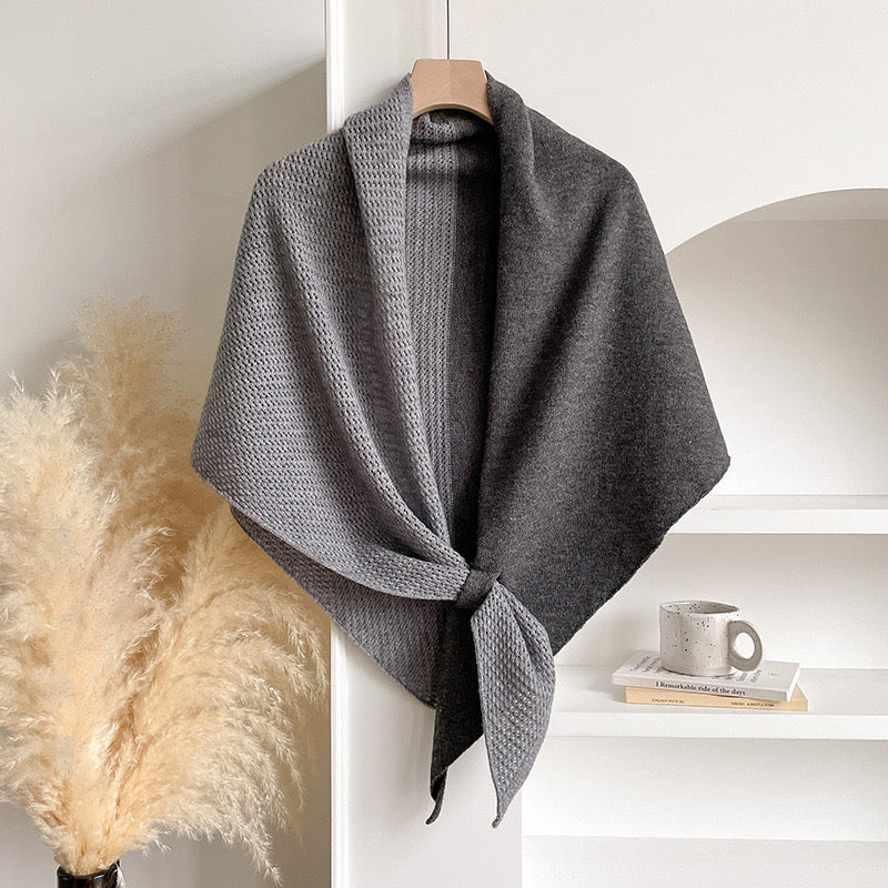 70538 Hugger Shawl