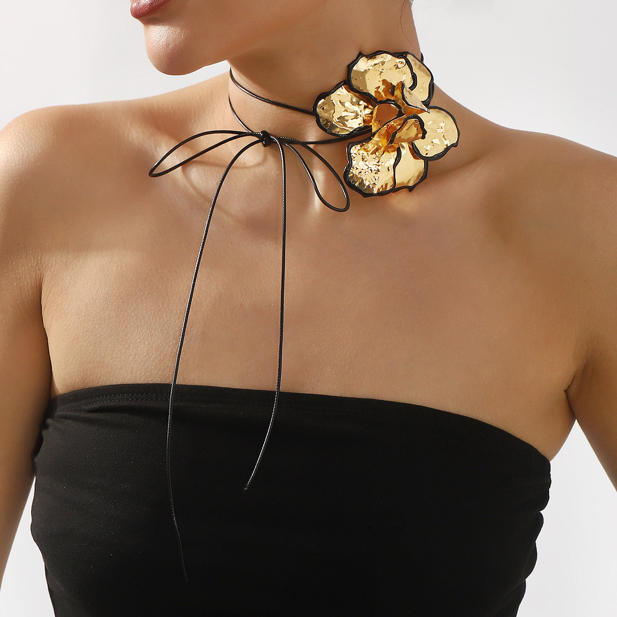 80199 Metal Flower Tie Choker