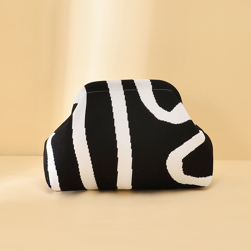 90160 The Pouch Clutch