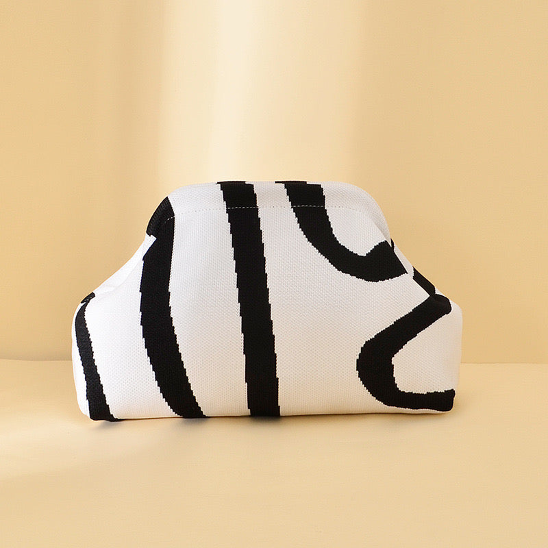 90160 The Pouch Clutch