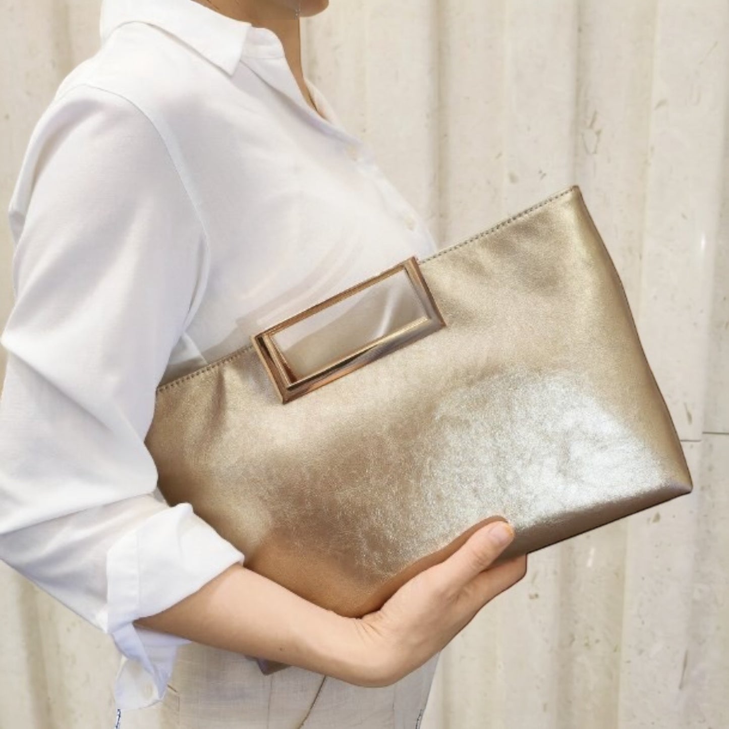 90158 The Brief Clutch